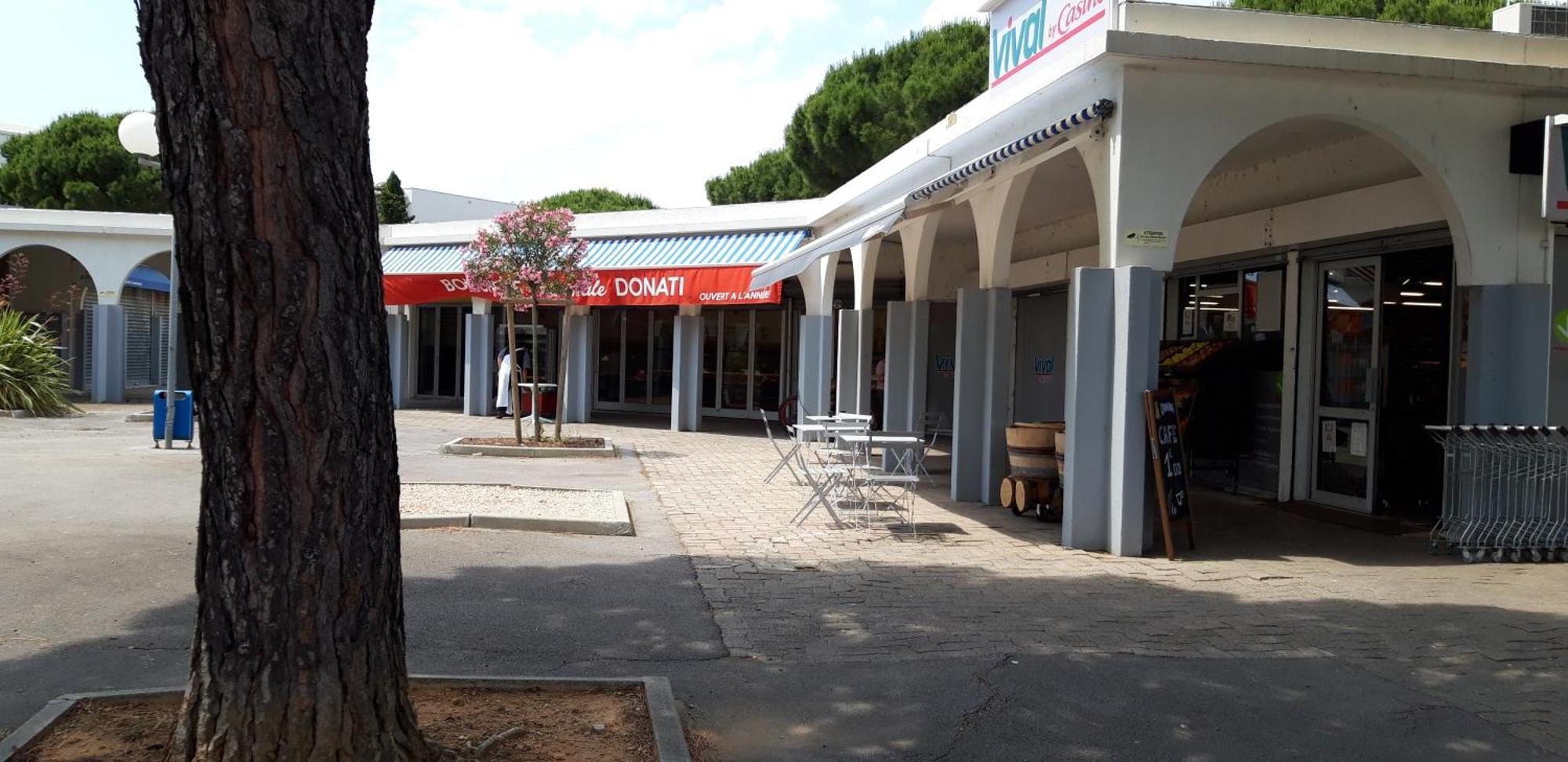 Résidence Les Floralies 2 - Avenue De Camargue * Le Grau-du-Roi